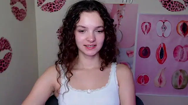 Snapshot of _SusieSu_ chatting on October 19, 2025, 6:54 pm SusieSu online show from October 19, 2025, 6:54 pm