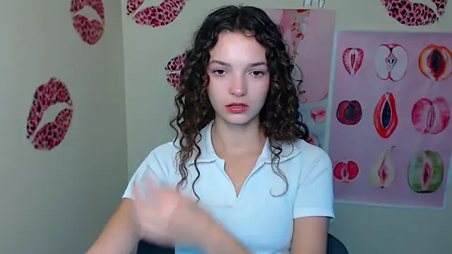 Snapshot of _SusieSu_ chatting on September 18, 2025, 6:49 am SusieSu online show from September 18, 2025, 6:49 am