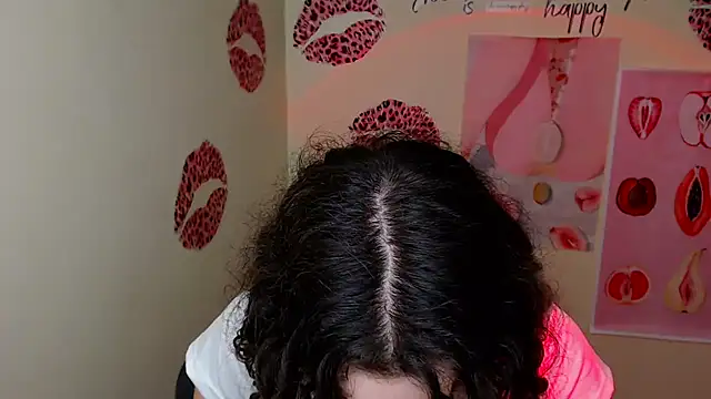 Snapshot of _SusieSu_ chatting on March 11, 2025, 7:46 am SusieSu online show from March 11, 2025, 7:46 am