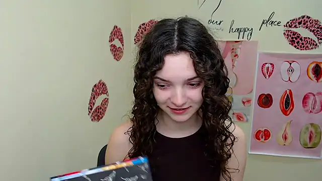 Snapshot of _SusieSu_ chatting on March 6, 2025, 7:14 am SusieSu online show from March 6, 2025, 7:14 am