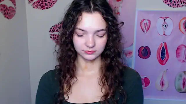 Snapshot of _SusieSu_ chatting on November 4, 2025, 7:34 am SusieSu online show from November 4, 2025, 7:34 am