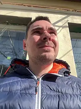 Rowing199456 online show from April 15, 2026, 6:19 am