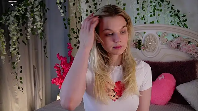 EdlinAlliston online show from October 20, 2025, 2:06 pm