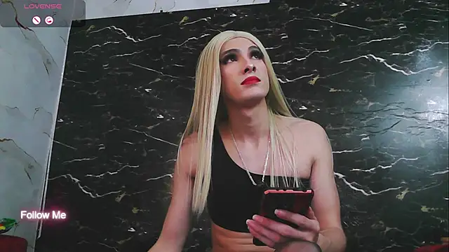 Snapshot of crislingery_dolli chatting on October 25, 2025, 1:23 pm crislingery dolli online show from October 25, 2025, 1:23 pm