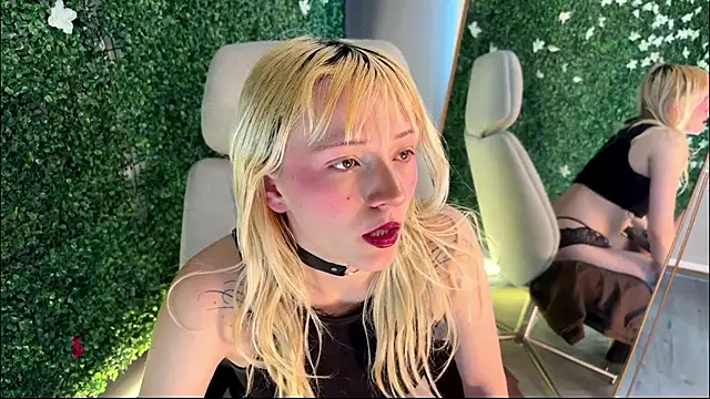 Cloe five online show from September 13, 2025, 2:50 pm