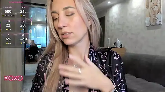 Snapshot of lady_Nati chatting on October 17, 2025, 12:18 pm lady Nati online show from October 17, 2025, 12:18 pm