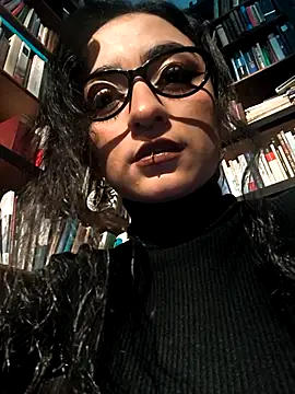 Lila Desiree online show from April 8, 2026, 8:54 pm