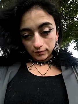 Lila Desiree online show from June 1, 2026, 10:20 pm