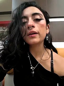 Lila Desiree online show from October 13, 2025, 5:03 pm