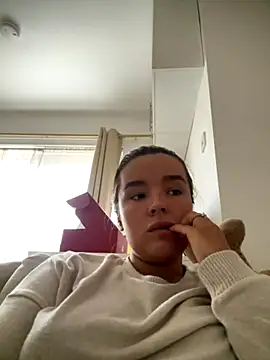 maisiesmithx online show from October 8, 2025, 11:01 am