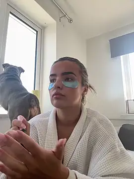 maisiesmithx online show from April 24, 2026, 11:23 am