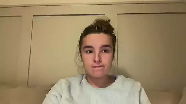 maisiesmithx online show from November 6, 2025, 8:02 pm