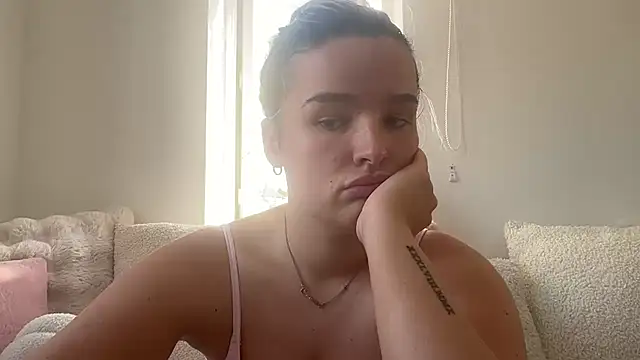 maisiesmithx online show from July 12, 2026, 4:52 pm