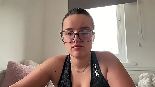 maisiesmithx online show from July 24, 2026, 6:04 pm
