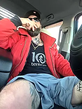 Snapshot of Beardedtattood chatting on November 20, 2025, 12:39 pm Beardedtattood online show from November 20, 2025, 12:39 pm