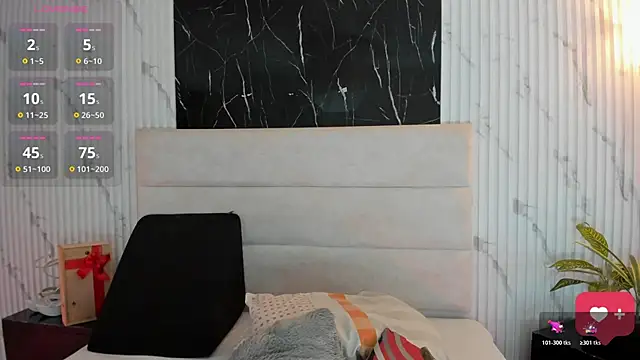 Reginavegaa online show from February 25, 2026, 11:43 am