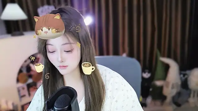 Arwyn-rr online show from March 18, 2026, 1:57 pm