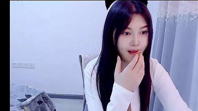 Little-sweet online show from November 3, 2025, 1:22 am