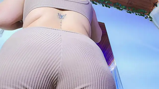 Naia x online show from November 11, 2025, 7:41 pm