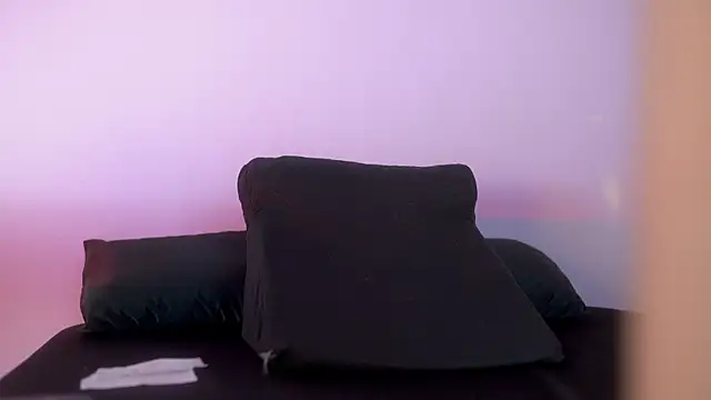 lupeebony online show from February 24, 2026, 7:15 pm