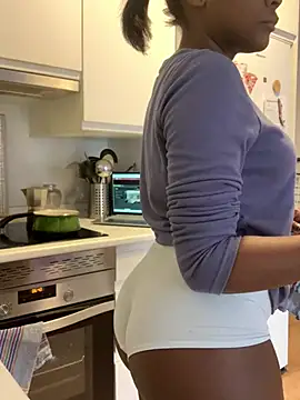 Delgada culona online show from December 16, 2024, 10:08 am