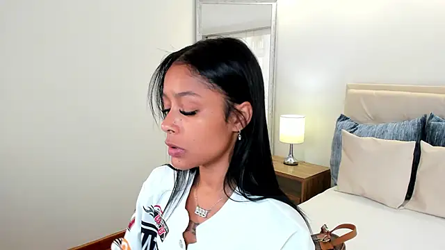 Snapshot of natali_henao chatting on September 15, 2025, 4:29 pm natali henao online show from September 15, 2025, 4:29 pm