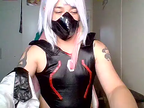 MomoAyase online show from June 3, 2026, 9:41 pm