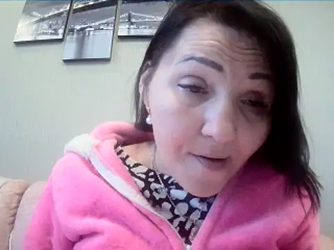 Snapshot of ClaireSunset chatting on May 16, 2026, 5:23 pm ClaireSunset online show from May 16, 2026, 5:23 pm