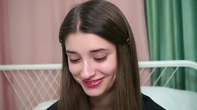 NoreenAtlee online show from December 18, 2024, 10:08 am