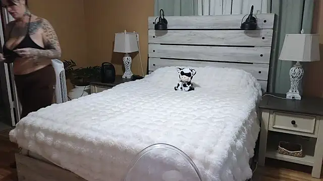 TexasTattooedHouseWife online show from December 4, 2025, 3:22 pm