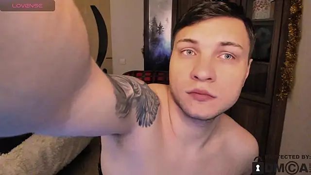 handsome guy01 online show from November 29, 2025, 2:23 am