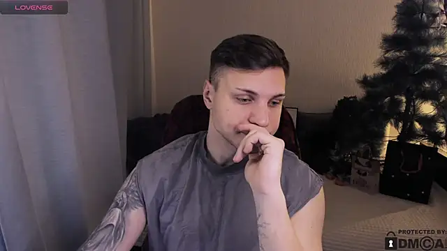 handsome guy01 online show from January 17, 2026, 12:15 am