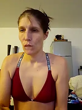 Lenchen  online show from February 18, 2026, 9:33 pm