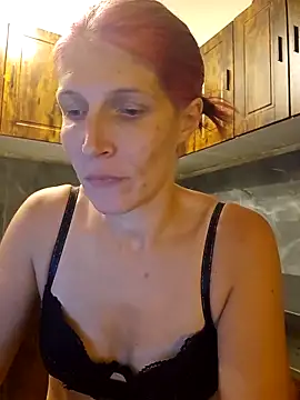 Snapshot of Lenchen_ chatting on May 25, 2026, 7:34 pm Lenchen online show from May 25, 2026, 7:34 pm