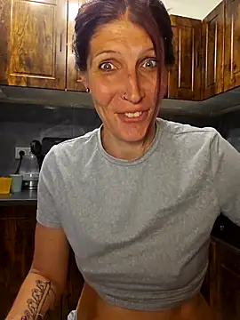 Lenchen  online show from April 11, 2026, 8:12 pm