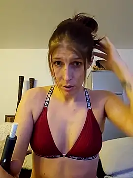 Lenchen  online show from February 16, 2026, 9:34 pm