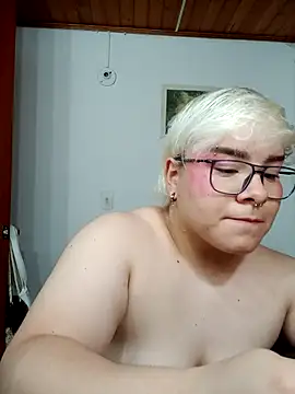 Snapshot of amalia_love chatting on September 18, 2025, 4:48 am amalia love online show from September 18, 2025, 4:48 am
