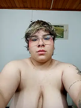 Snapshot of amalia_love chatting on March 15, 2025, 9:09 am amalia love online show from March 15, 2025, 9:09 am