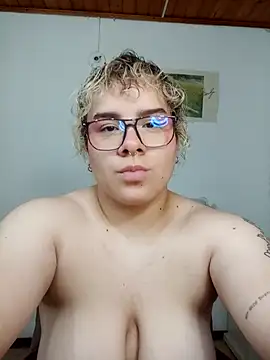 amalia love online show from December 4, 2025, 3:44 pm