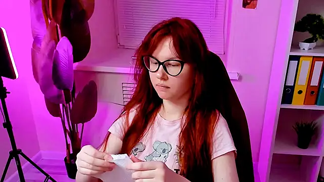 CarolGiggly online show from November 4, 2025, 7:12 am