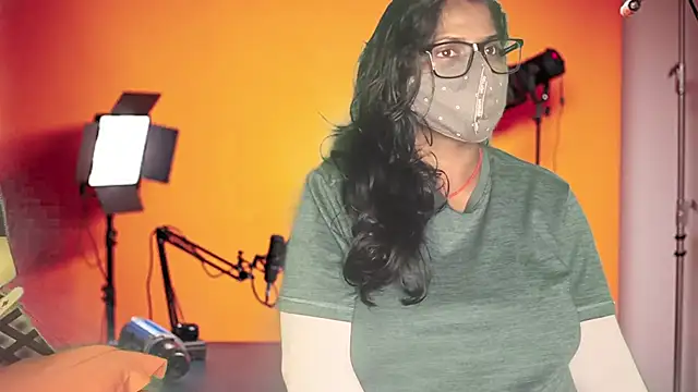 mamoni91 online show from November 29, 2025, 3:50 am