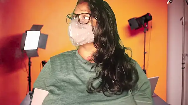 mamoni91 online show from November 4, 2025, 3:10 am