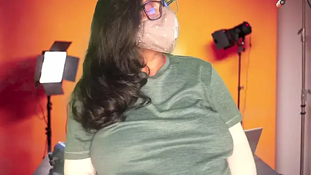 mamoni91 online show from November 13, 2025, 4:55 pm