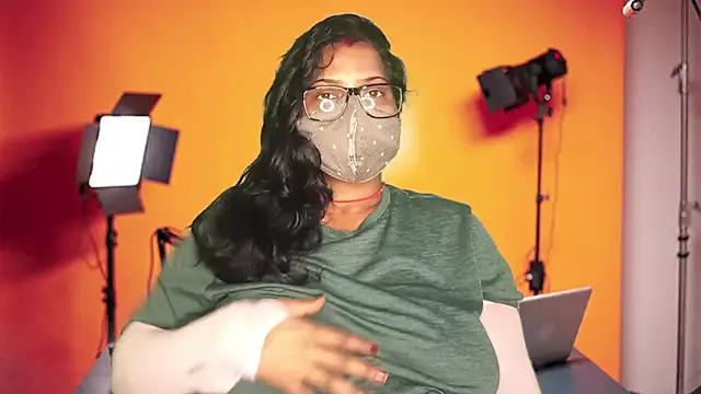 mamoni91 online show from October 29, 2025, 3:16 am