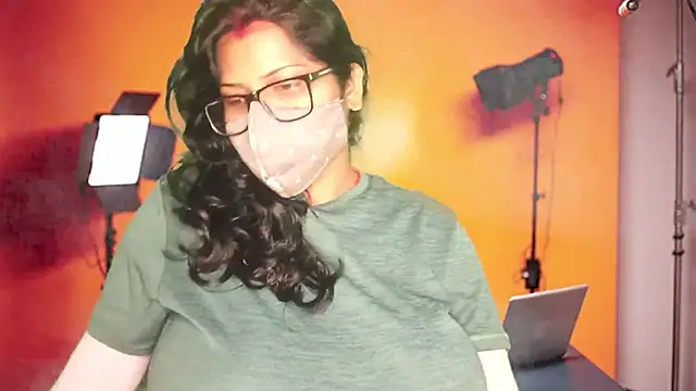 mamoni91 online show from November 6, 2025, 2:59 am