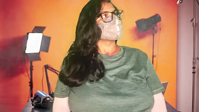 mamoni91 online show from October 14, 2025, 3:07 am