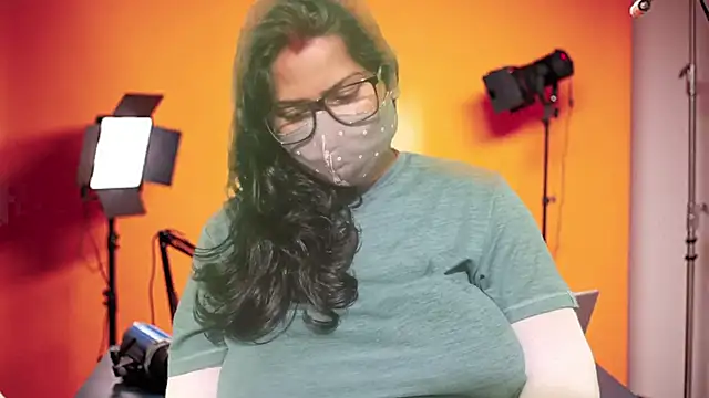 mamoni91 online show from December 1, 2025, 3:40 am