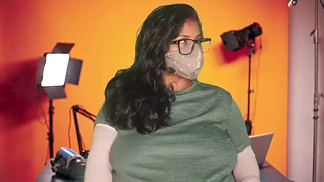 mamoni91 online show from November 24, 2025, 3:28 am