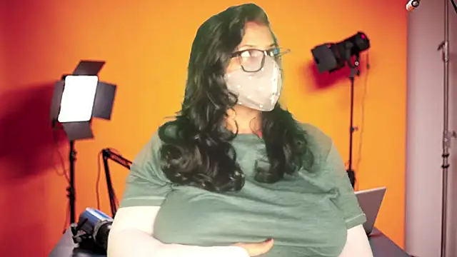 mamoni91 online show from October 30, 2025, 3:16 am