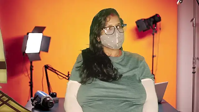 mamoni91 online show from November 30, 2025, 2:12 am